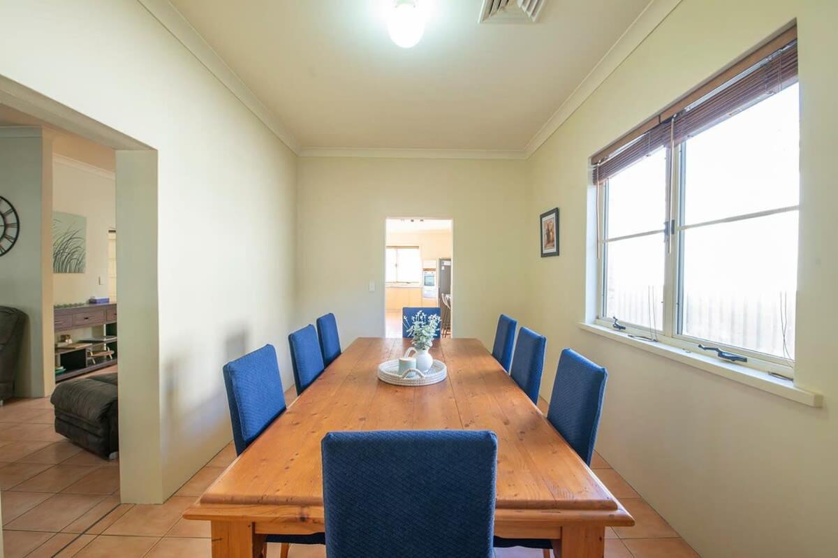 Tranquil Taylor - Two-Storey Cbd Family Home, Bbq Dubbo Luaran gambar