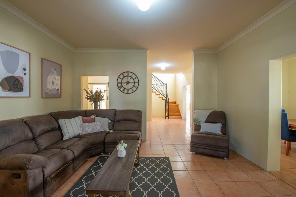 Tranquil Taylor - Two-Storey Cbd Family Home, Bbq Dubbo Luaran gambar