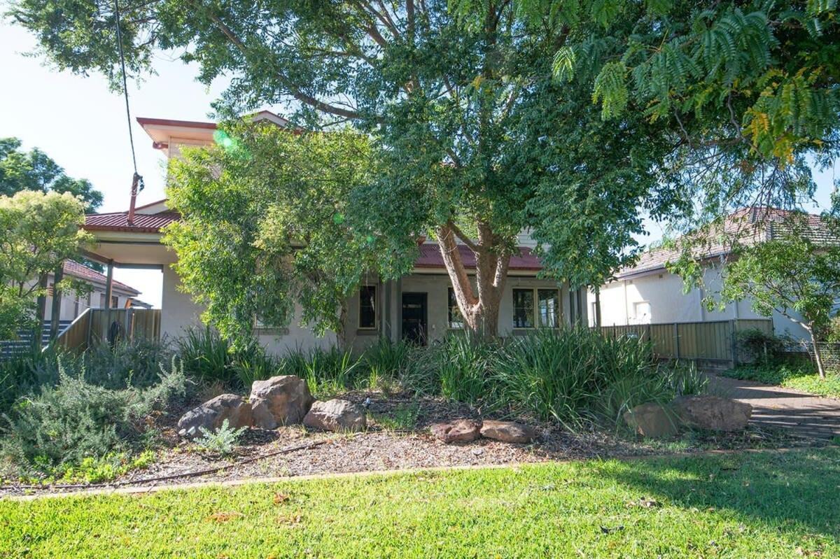 Tranquil Taylor - Two-Storey Cbd Family Home, Bbq Dubbo Luaran gambar